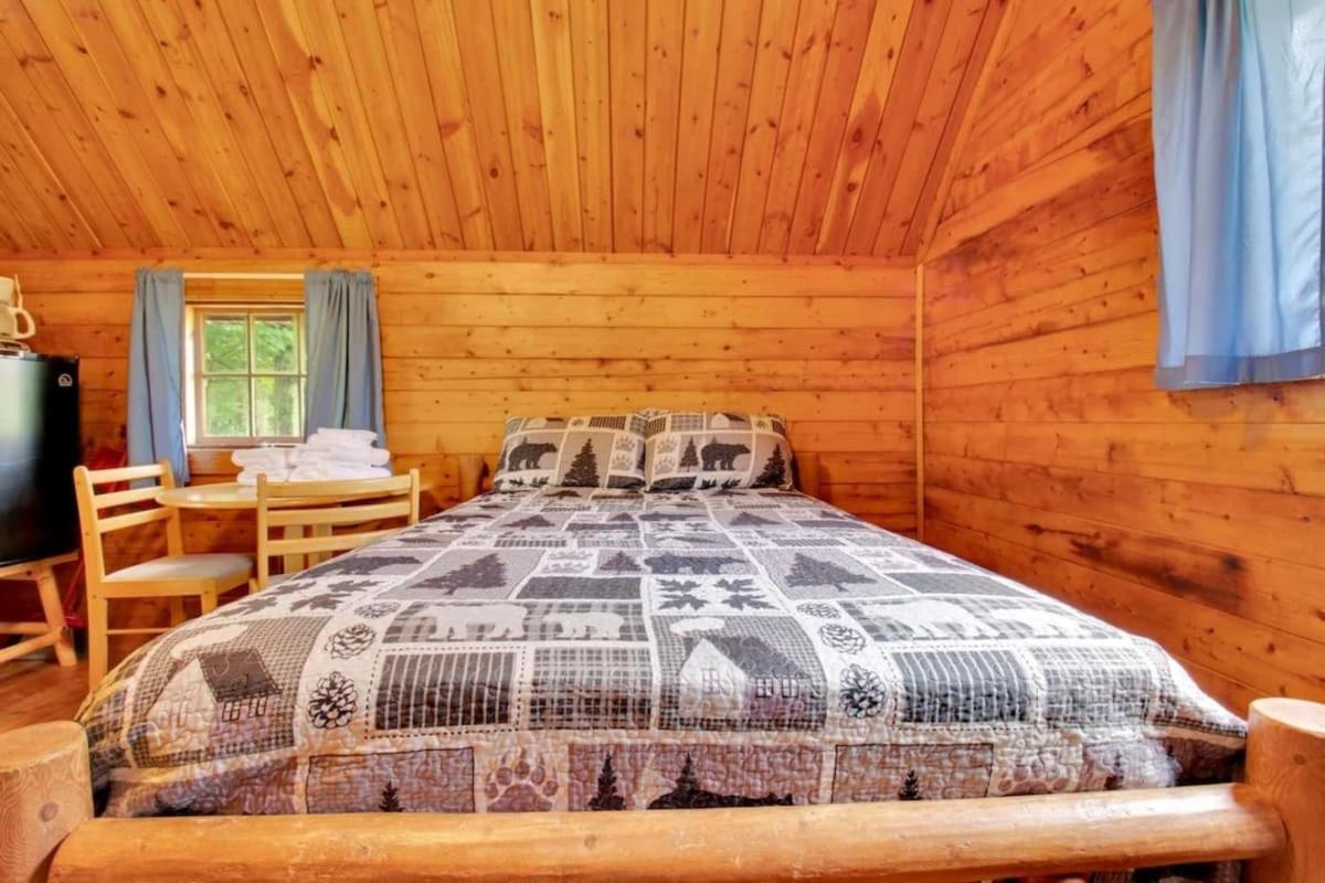 Lovely Rustic Cabin In Bloomington Luaran gambar