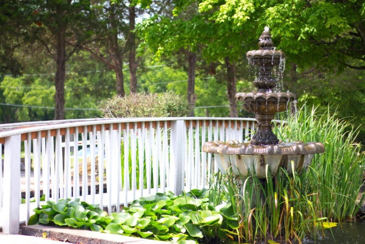Lovely Rustic Cabin In Bloomington Luaran gambar